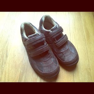 Brown leather sneakers